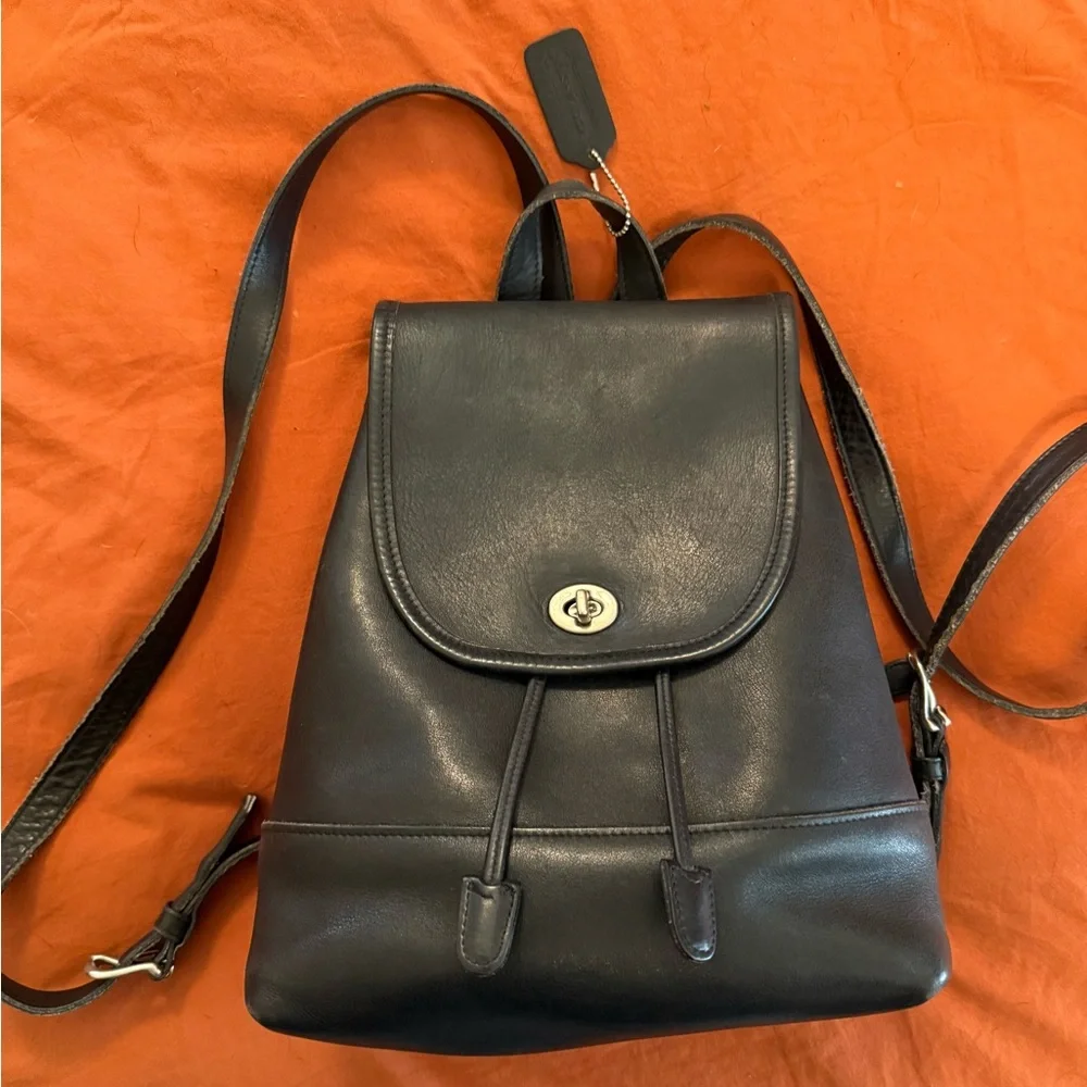COACH vintage turnlock backpack purse in black with silver hardware. 90s! - Picture 2 of 15